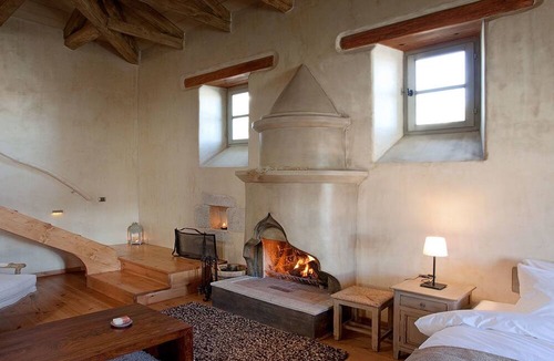Aristi Hotel | Artsistas Houses