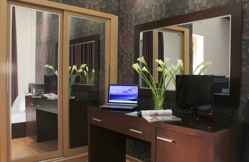 Oraiokastro Hotel | Galaxy Art Hotel