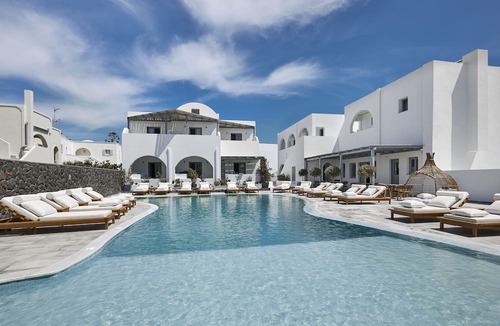 Kamari House | Amara Suites Santorini