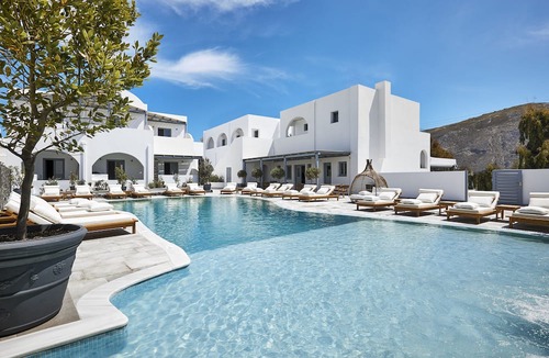 Kamari House | Amara Suites Santorini