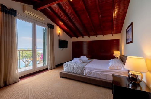 Dafnata Villa | Villa Benele