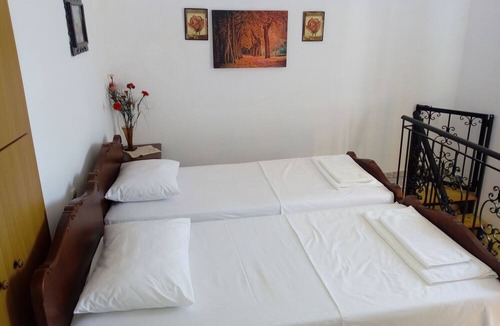 Kantanos-Selino House | Garden Of Olive Trees