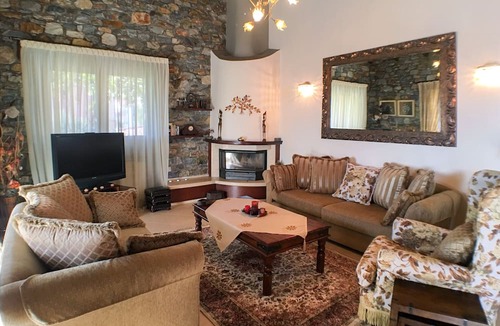 Kavala House | Stone and Wood house