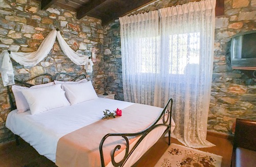 Kavala House | Stone and Wood house