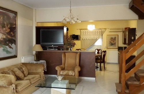 Dafni-Ymittos Apartment | Luxurious Maisonette