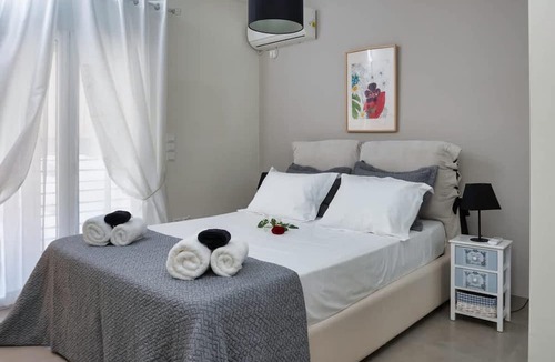 Ilisia Apartment | Central Spacious Athenian Penthouse Getaway