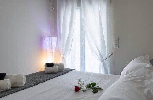 Ilisia Apartment | Central Spacious Athenian Penthouse Getaway