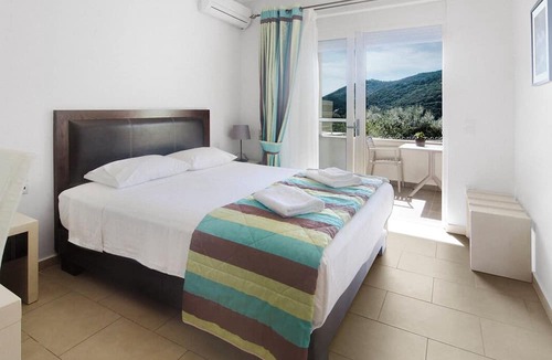 Mikros Gialos Hotel | ROUDA VILLAGE