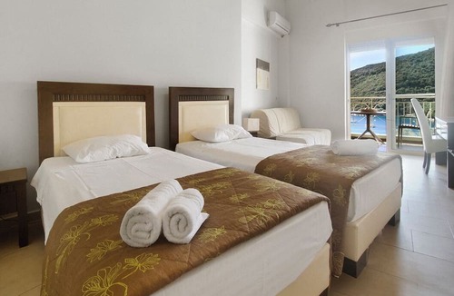 Mikros Gialos Hotel | ROUDA VILLAGE