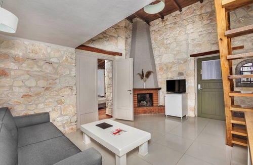 Afytos Hotel | Petrino Eco Village