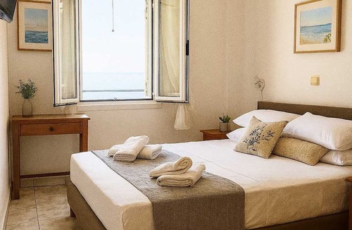 Agia Pelagia Apartment | Beachfront Panorama Aprtmnt - Kythira Seafront Gem