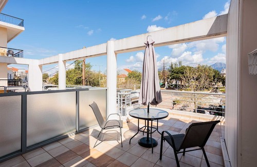 Filiatra Apartment | Cozy Studio w Balcony in the Center of Filiatra