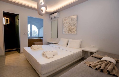 Perissa Hotel | Zen Suites & Spa