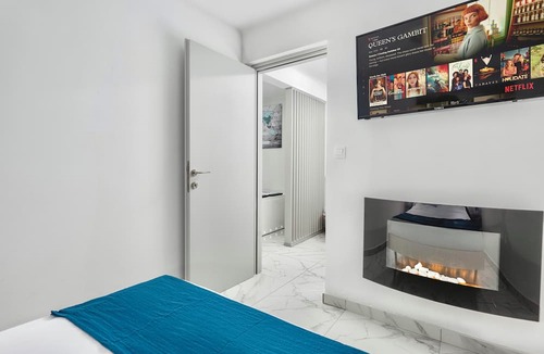 Thessaloniki City Centre Villa | Premium Jacuzzi Suite at the City Center