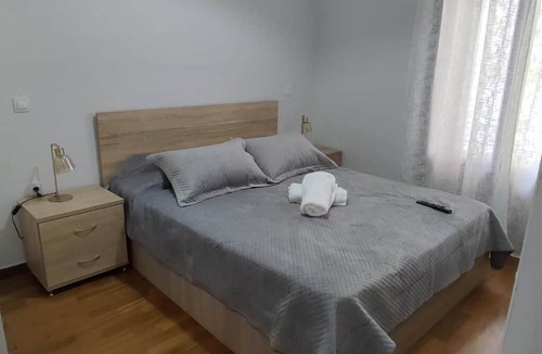 Gefira Mpania Apartment | Dr. J. Spon Apartment