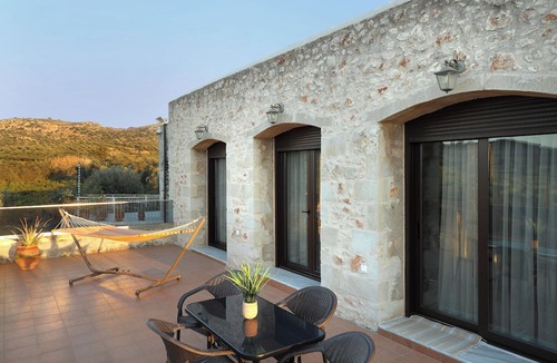 Varipetron Villa | Heliopetra Lux Villa with private Pool