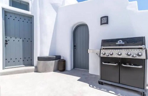 Karterados Villa | Cave Villa in Karterados: Enjoy Modern Luxury Amenities with a Private Jacuzzi