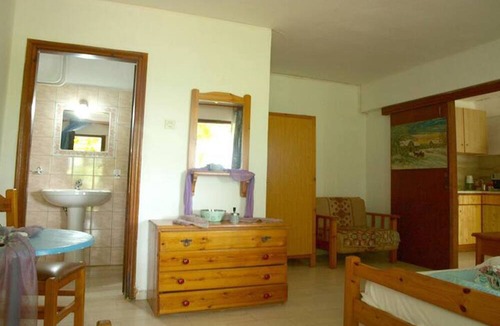 Agios Dimitrios Apartment | Paradeisos Flatlet With Garden View