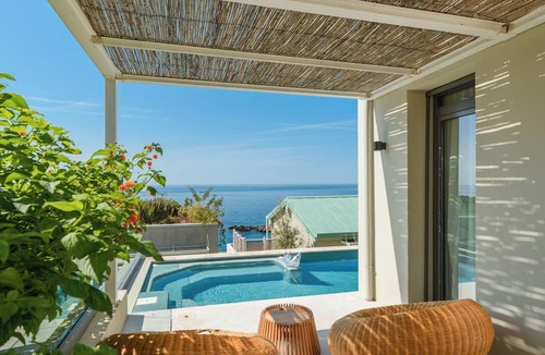 Jala Hotel | Folie Marine Beach Hotel & Club