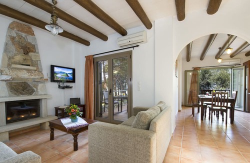 Milia House | Country House 'Malathiros 2' with Sea View, Wi-Fi and Air Conditioning