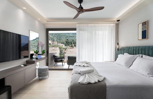 Nafplion City Centre Hotel | Ennea Muses Rooms & Suites
