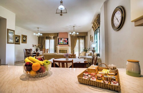 Violi Charaki House | Marilizas Spacious Maisonette