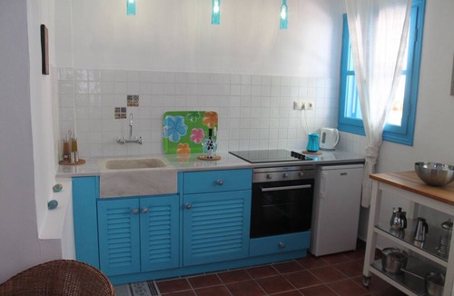 Kompi House | Icon Painter Villa 'Peroulia 4