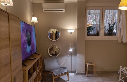 Ampelokipoi Apartment | Traveler's Nest