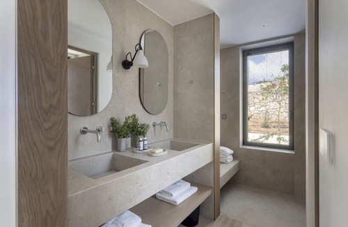 Evgiros Villa | Poros Villa, picturesque location