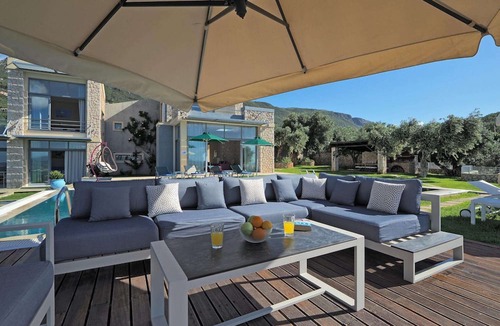 Pirgi Villa | Kastraki - Five Bedroom Villa, Sleeps 10