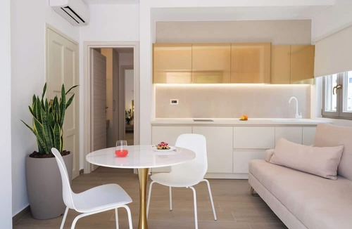 Bali House | Golden Luxury Suites