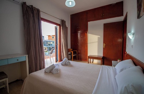 Acharavi House | Harrys bar & apartments