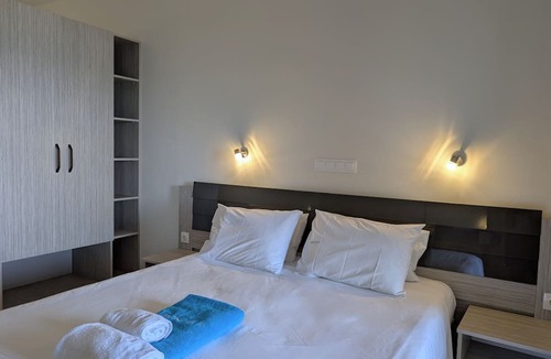 Apraos House | Dionysos Apartments