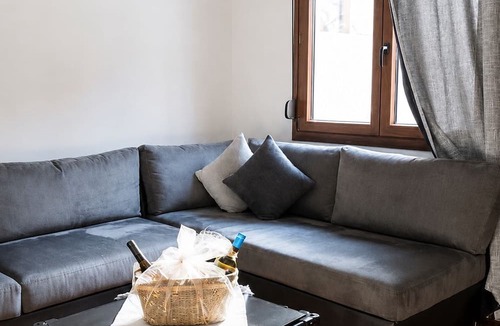 Milea Apartment | Bright and central apartment