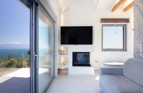 Pylos-Nestoras Apartment | Assini Estate - Panoramic Seaviews by the Pool