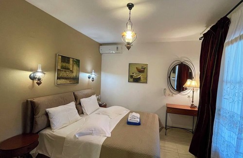 Troulos House | Skiathos Island Suites