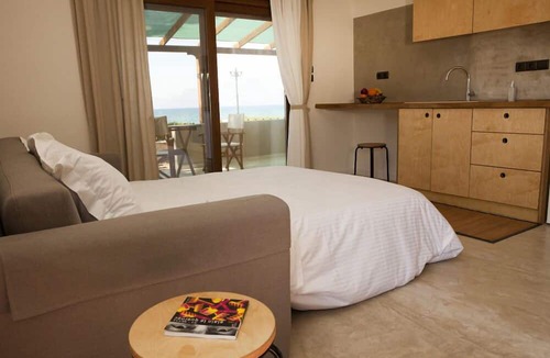 Nopigia Hotel | Horizonte Seafront Suites