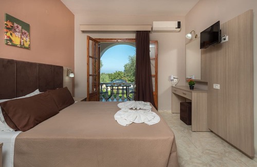 Psarou House | Pansion Mary Studios