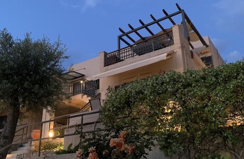 Kato Galatas House | Terpsichori Villa & Apartments