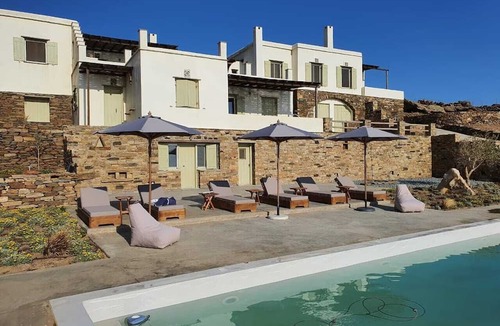 Exomvourgo Villa | ReGenesis Villas