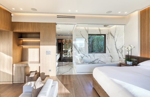 Mets Apartment | The One Acropolis