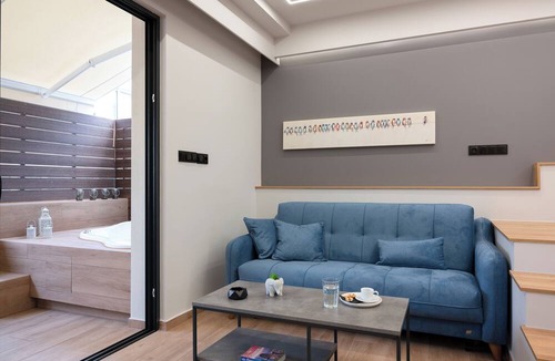 Monastiraki Apartment | Apt in Monastiraki with hot-tub, Dream in Athens