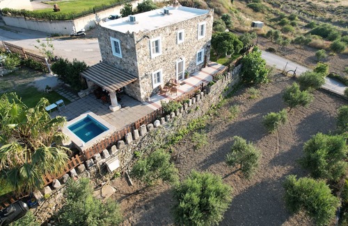 Kos Villa | Traditional stone build villa with small swimming pool, yard and bbq !