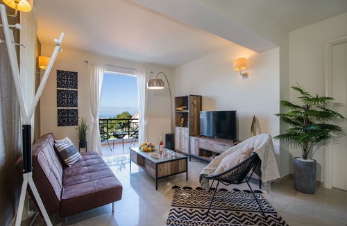Pitharion Apartment | Artdeco Luxury Suites