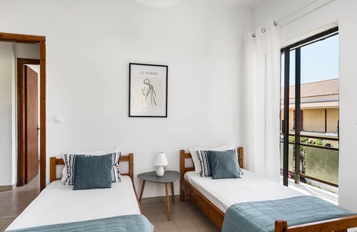 Ipsos Apartment | The Springfield Corner Apartments by Konnect