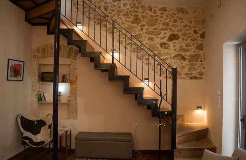 Halepa House | Traditional maisonette, luxurious renovated. Near beach & city center.