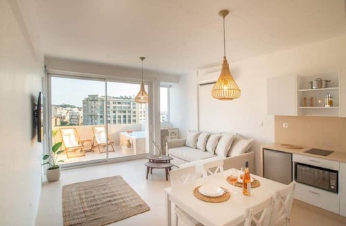 Metaxourgio Apartment | The Suite Private Jacuzzi & Acropolis View