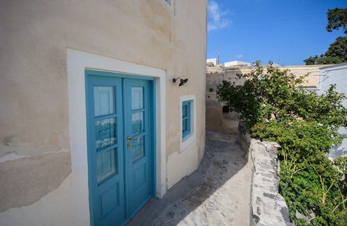 Episkopi Gonias House | Santorinio Yellow House