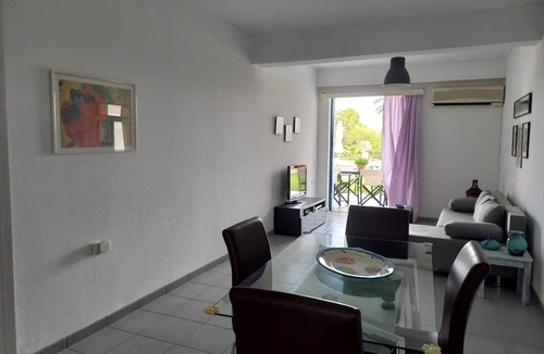 Bralos Cottage | Kinetious Nisous Stylish Apt, Pool, near the Beach