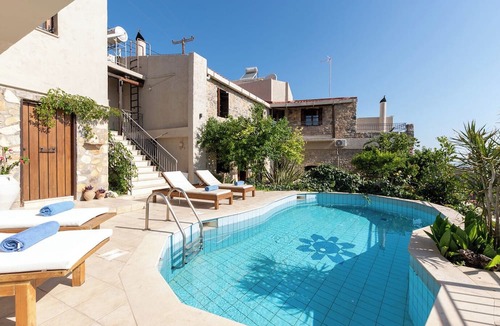 Elaia House | Elia Woodstone Houses